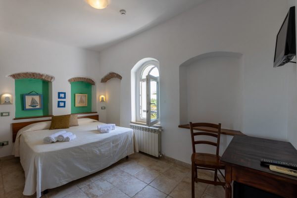 Camera doppia vista mare - Hotel Castello Monticello, Isola del Giglio Porto